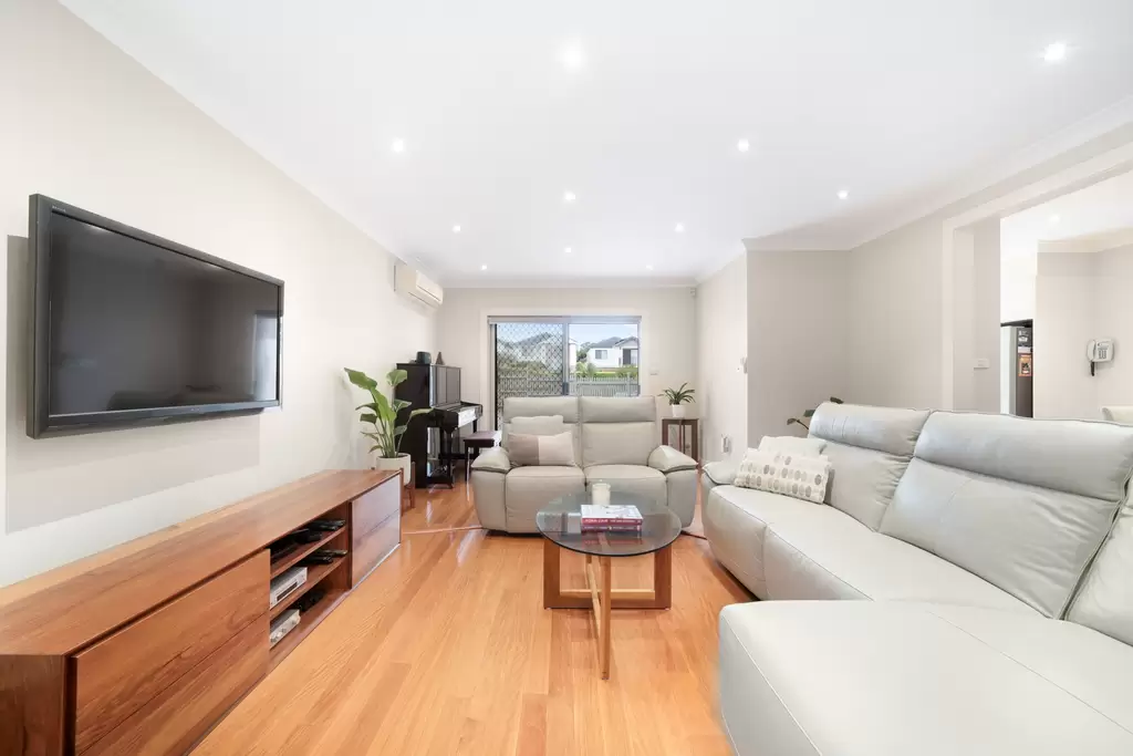 8 Wenton Avenue, Liberty Grove, Liberty Grove - Thumbnail 4