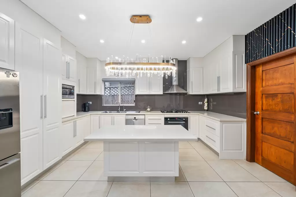 31 Dean Street, Strathfield South, Strathfield South - Thumbnail 3