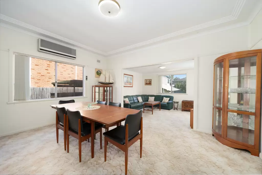 82 Dean Street, Strathfield South, Strathfield South - Thumbnail 3