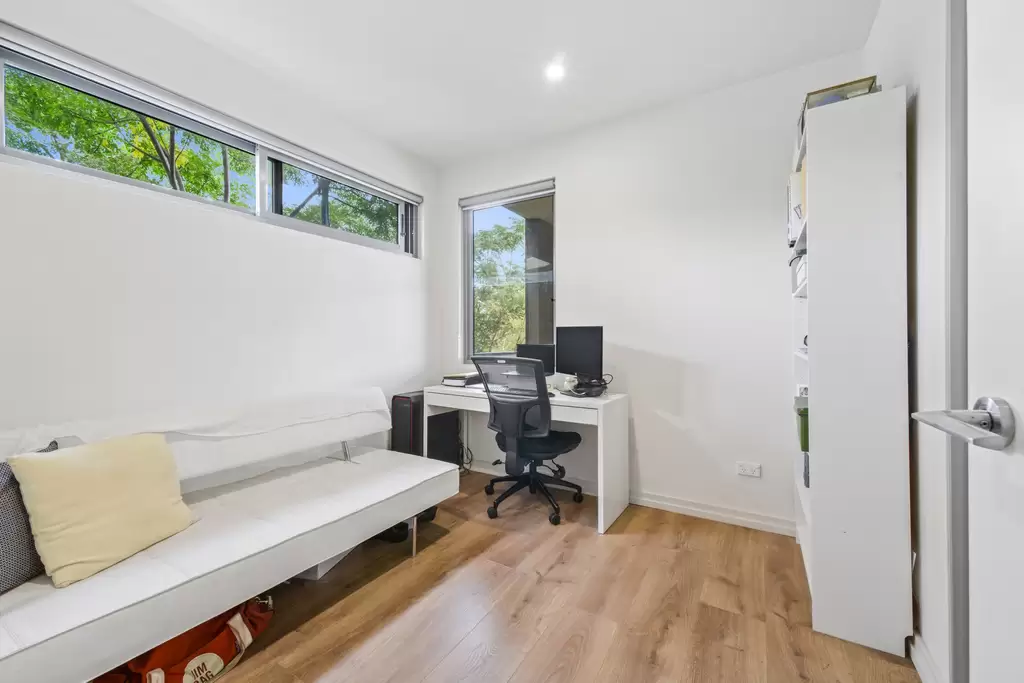102D/2 Rowe Drive, Potts Hill, Potts Hill - Thumbnail 3