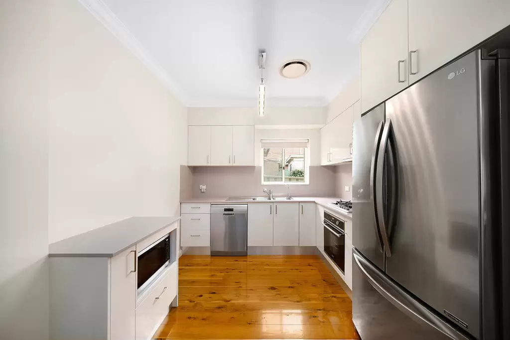 112 Mitchell Street, Enfield, Enfield - Thumbnail 2