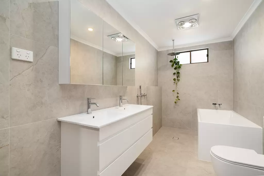 39 Napoleon Road, Greenacre, Greenacre - Thumbnail 3