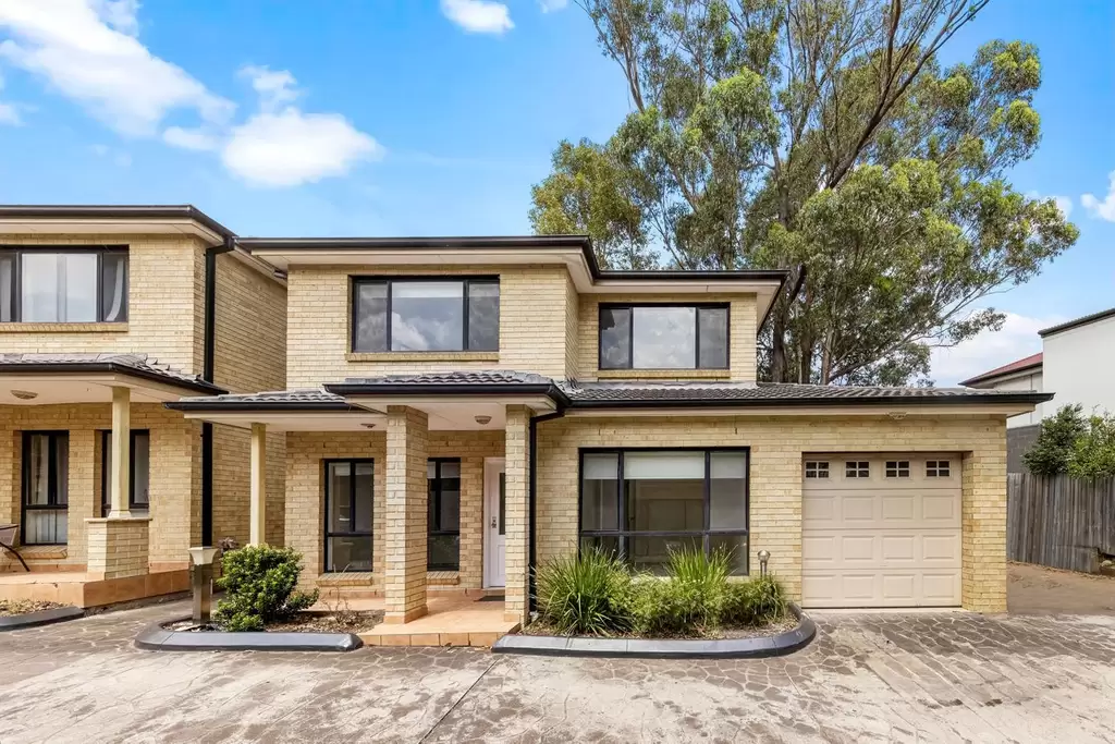 3/15 Hishion Place, Georges Hall, Georges Hall - Image 1