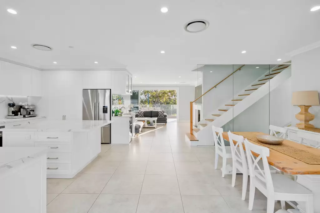 21 Burke Crescent, Oatley, Oatley - Thumbnail 6