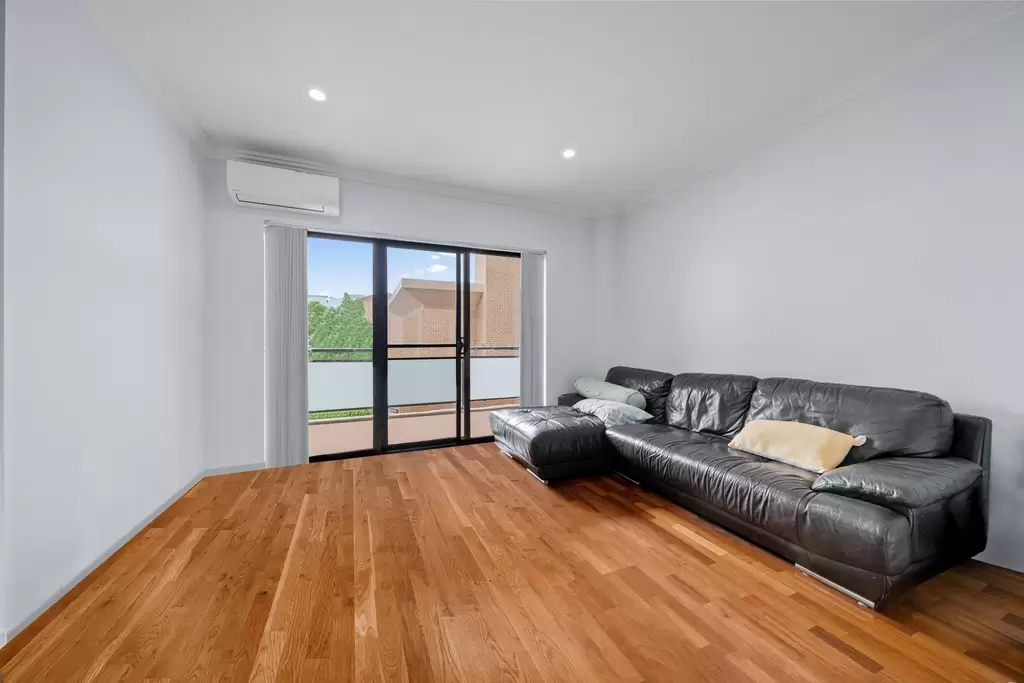 28/8-16 Eighth Avenue, Campsie, Campsie - Image 1