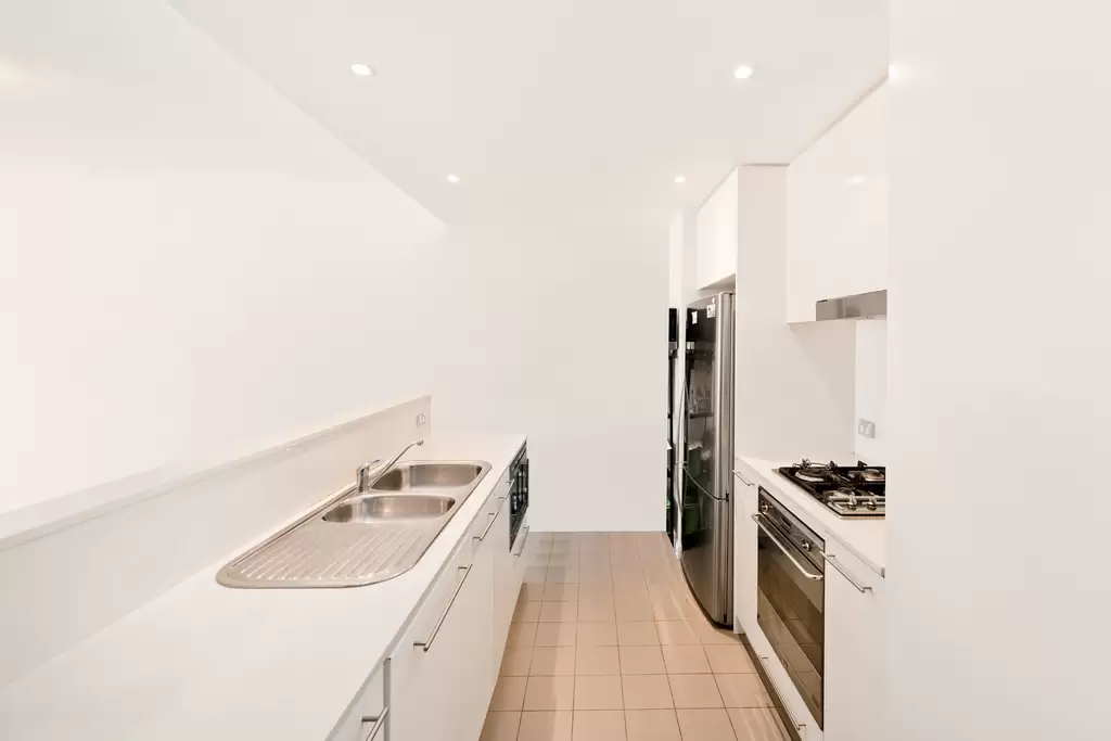212/11 Lewis Avenue, Rhodes, Rhodes - Thumbnail 4