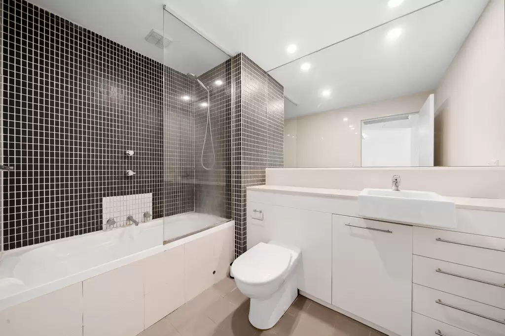 212/11 Lewis Avenue, Rhodes, Rhodes - Thumbnail 6