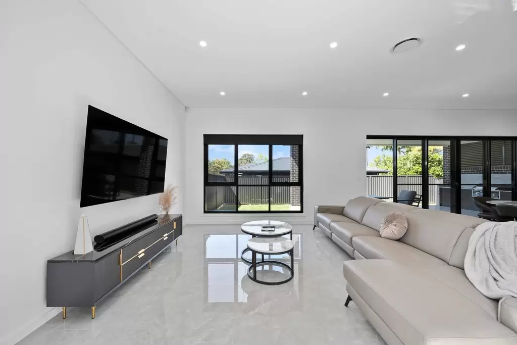 13 Canobolas Street, Fairfield West, Fairfield West - Thumbnail 2