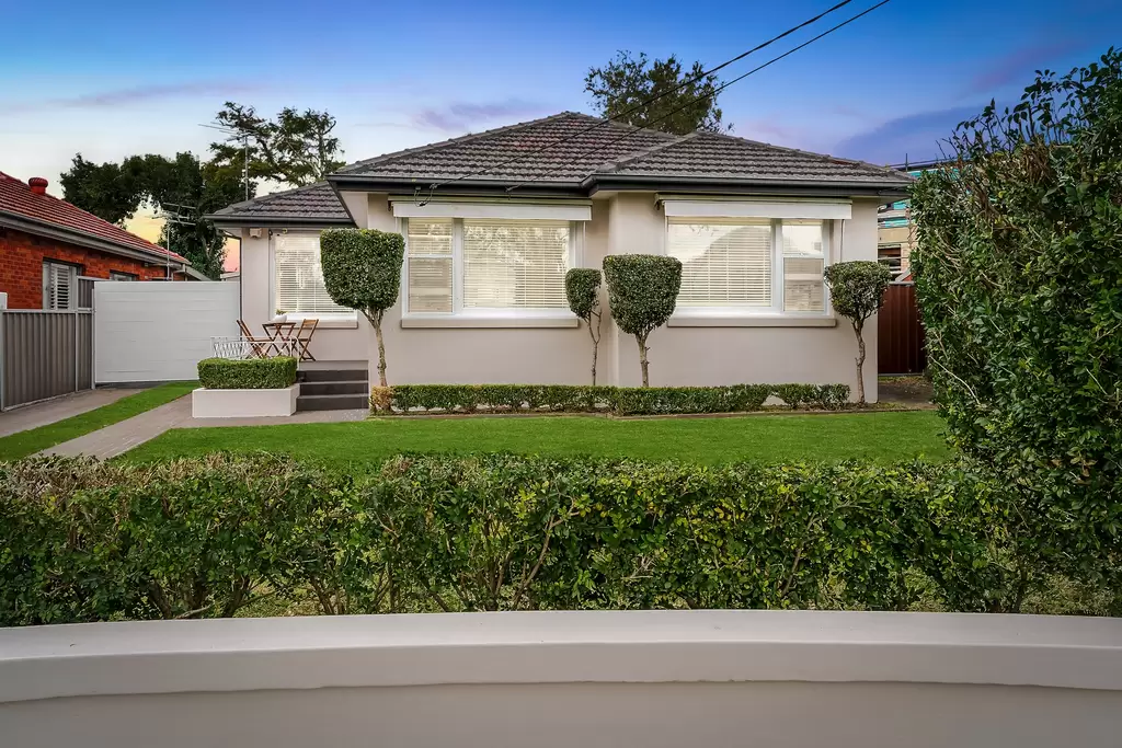 8 Parkview Avenue, Belfield, Belfield - Image 1