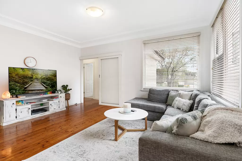 8 Parkview Avenue, Belfield, Belfield - Thumbnail 2
