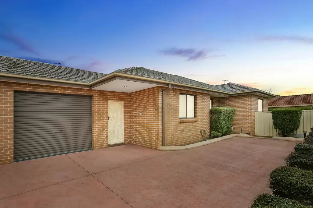 4/117 Brunker Road, Yagoona, Yagoona - Image 1