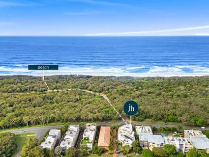 404, Coolum Beach - Image 1