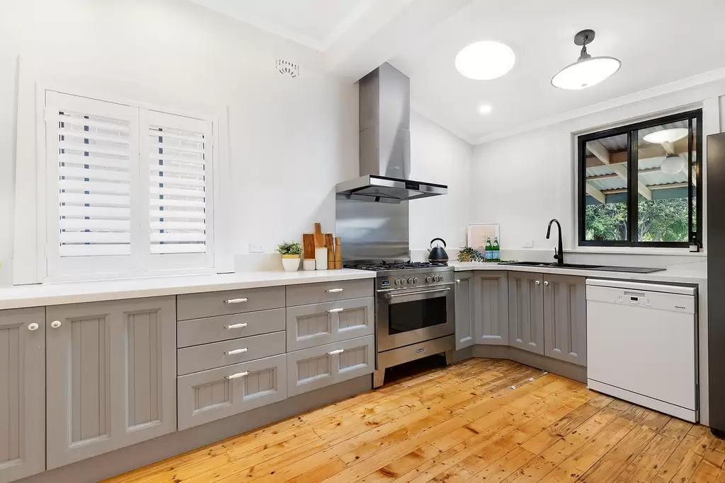 4 Earle Avenue, Ashfield, Ashfield - Thumbnail 4