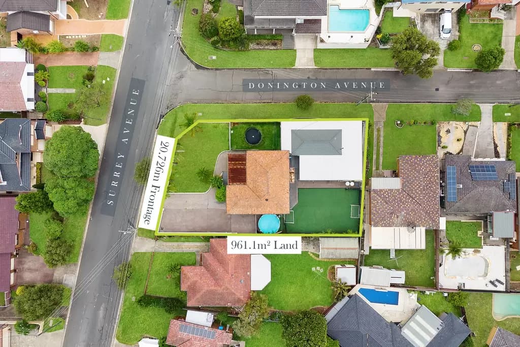 11 Surrey Avenue, Georges Hall, Georges Hall - Image 1