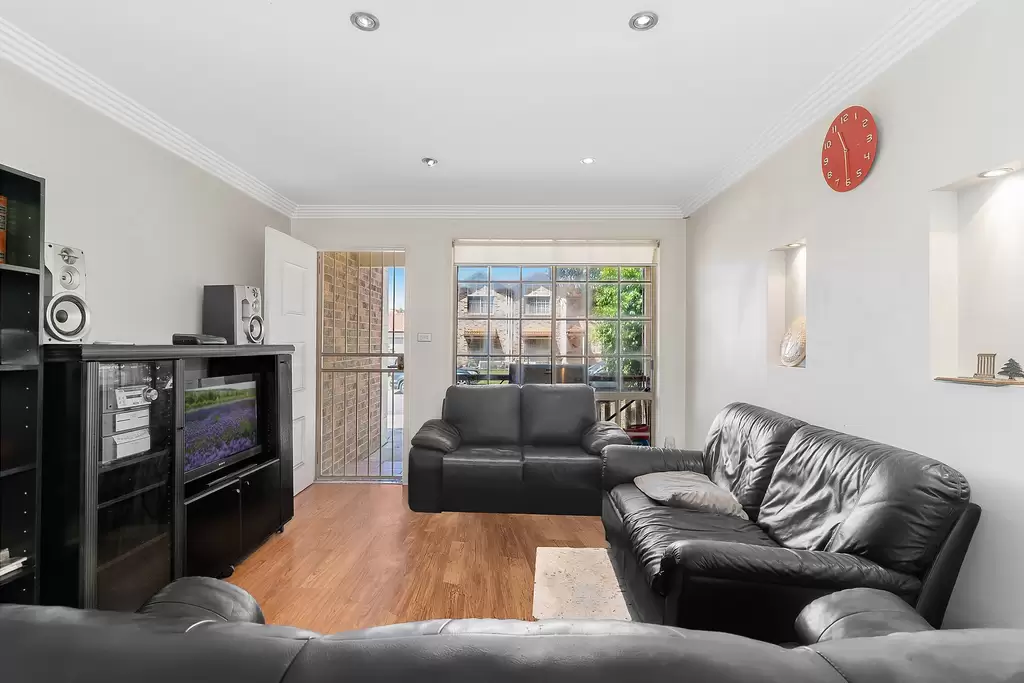 23/8-10 Watergum Way, Greenacre, Greenacre - Thumbnail 3
