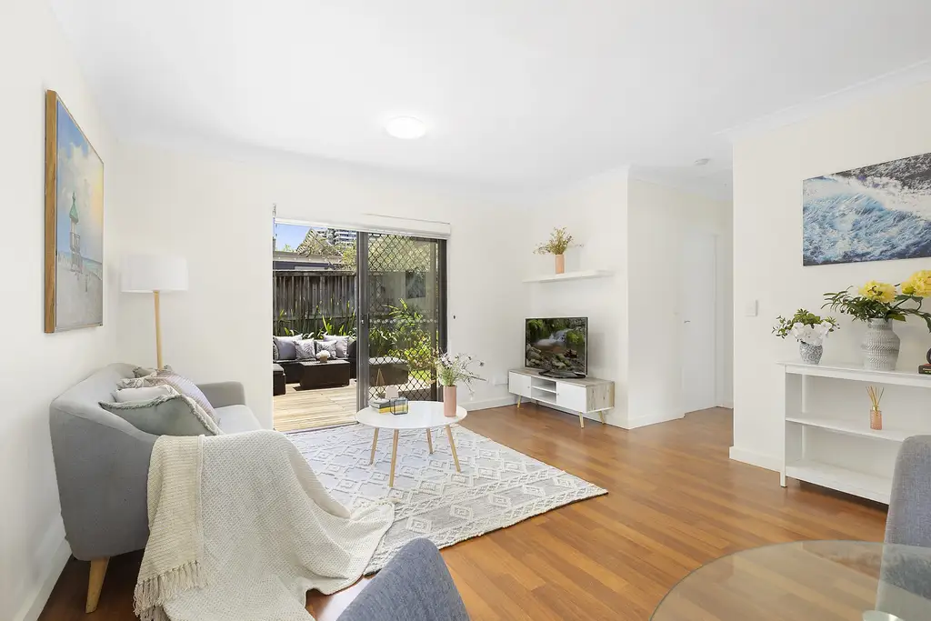 2/4-8 Llewellyn Street, Rhodes, Rhodes - Thumbnail 2