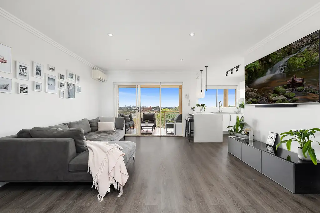 7/1 Hillview Street, Roselands, Roselands - Image 1