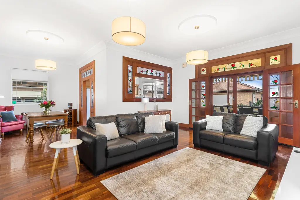 44 King Street, Ashbury, Ashbury - Thumbnail 2