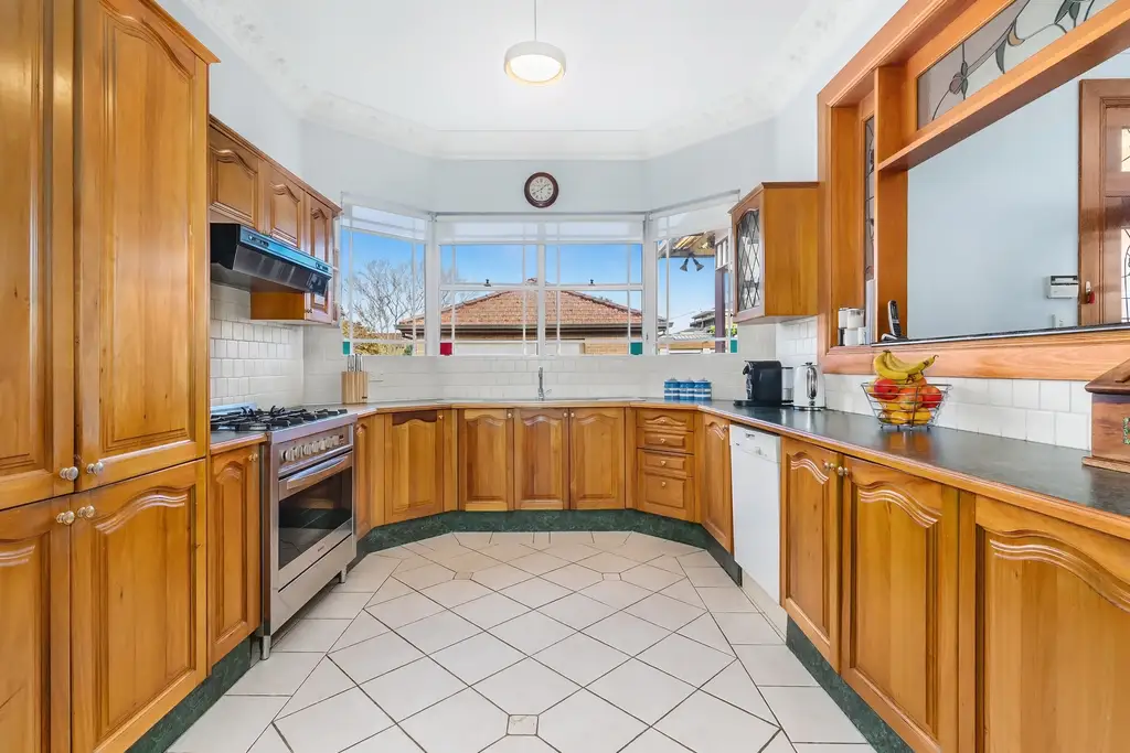 44 King Street, Ashbury, Ashbury - Thumbnail 3