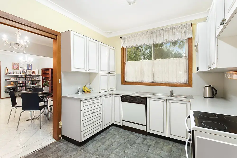 13 Myall Crescent, Strathfield, Strathfield - Thumbnail 2