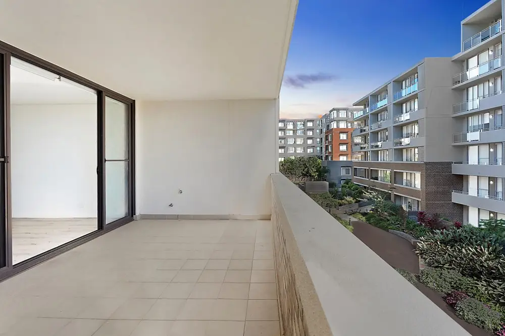 425/45 Amalfi Drive, Wentworth Point, Wentworth Point - Image 1