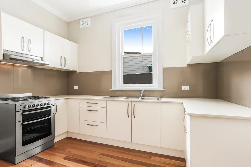 4 Beaumaris Street, Enfield, Enfield - Thumbnail 3