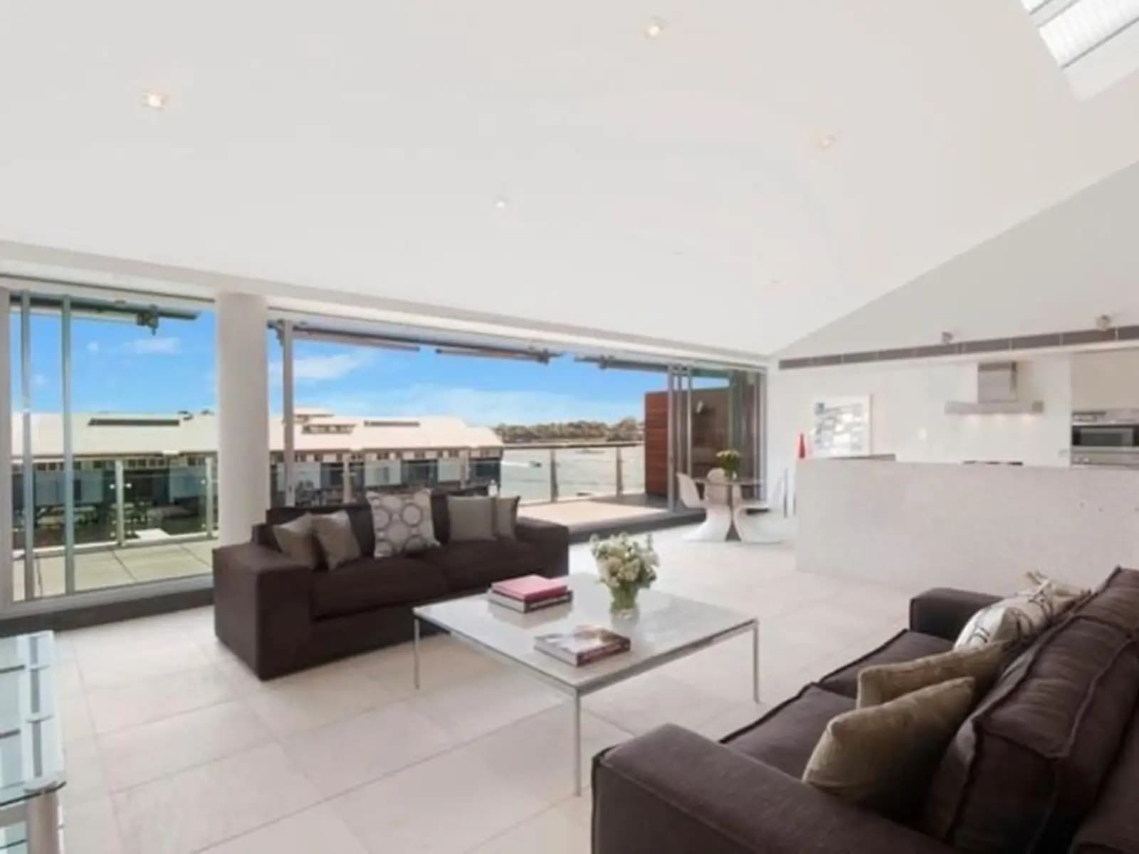 610/19 Hickson Road, Walsh Bay, Walsh Bay - Thumbnail 2