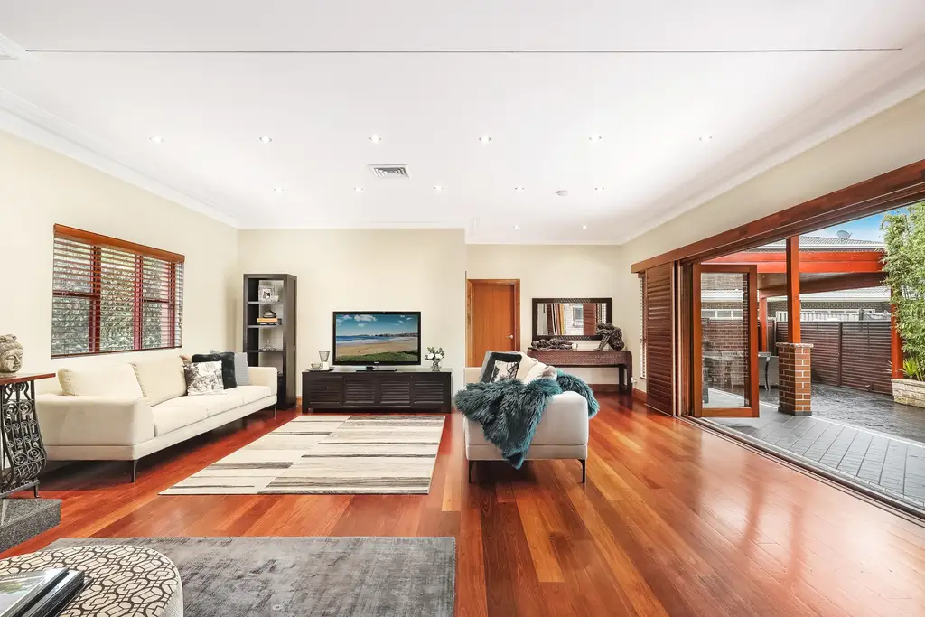 21 Glover Street, Greenacre, Greenacre - Thumbnail 5