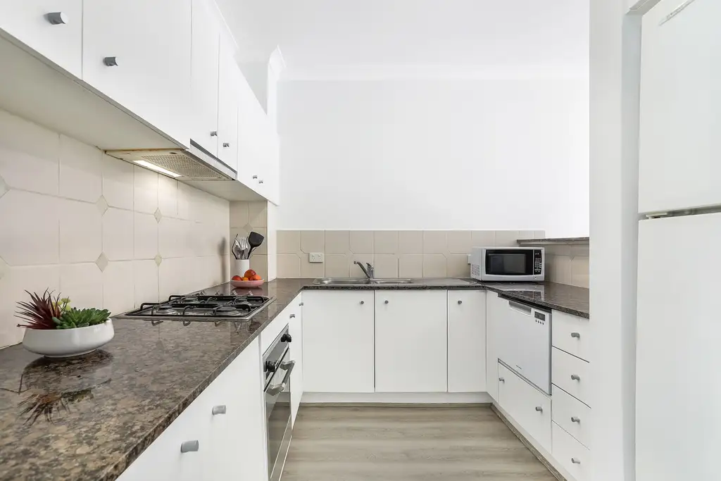 24/23a George Street, North Strathfield, North Strathfield - Thumbnail 2