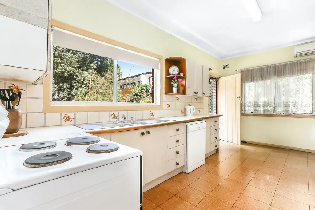 18 Nelson Road, Earlwood, Earlwood - Thumbnail 2