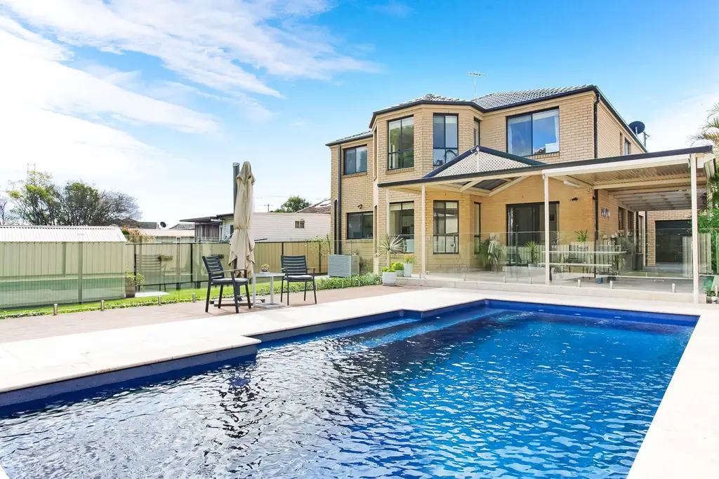 11 Glover Street, Greenacre, Greenacre - Thumbnail 2