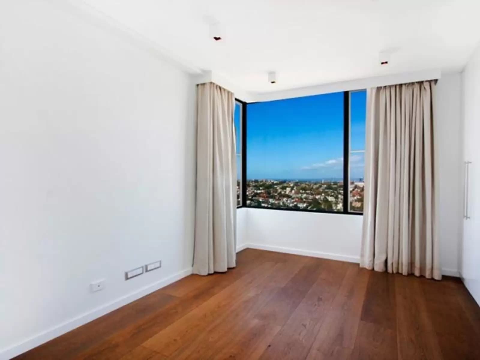 Darling Point, Darling Point - Thumbnail 4