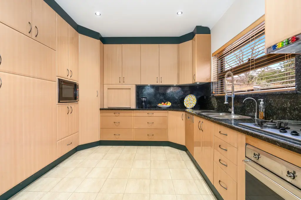 22 Baker Street, Enfield, Enfield - Thumbnail 2