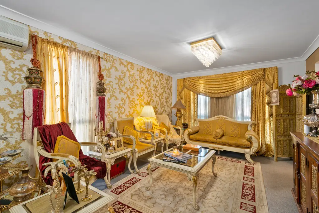 11/16A Balmoral Crescent, Georges Hall, Georges Hall - Thumbnail 5