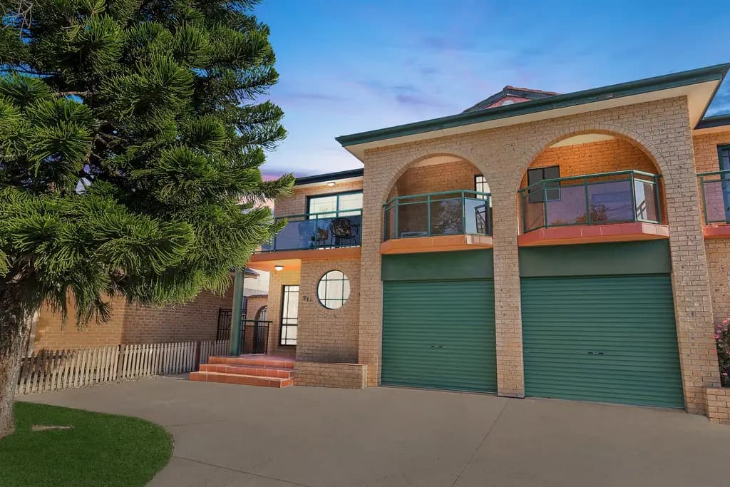 21 Manuka Crescent, Bass Hill, Bass Hill - Image 1