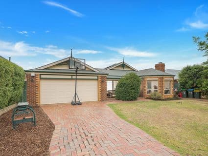 9 Balmoral Close, Wyndham Vale, VIC, 3024, Wyndham Vale - Thumbnail 2