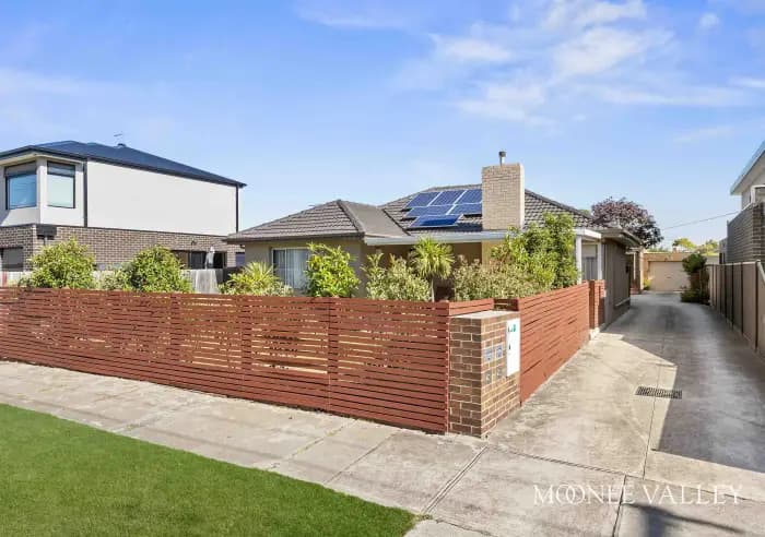 31 Wood Street, Avondale Heights, Avondale Heights - Thumbnail 3