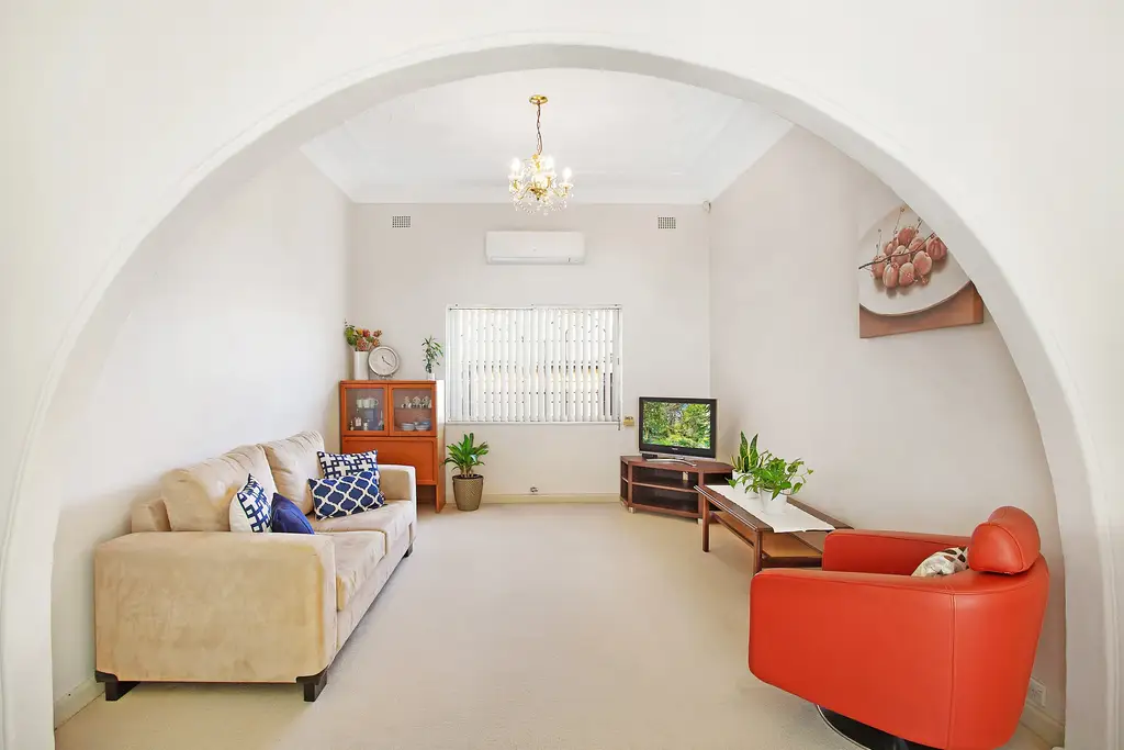 17 Holborow Street, Croydon, Croydon - Thumbnail 2
