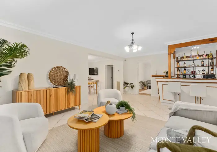 40 Windsor Drive, Avondale Heights, Avondale Heights - Thumbnail 4