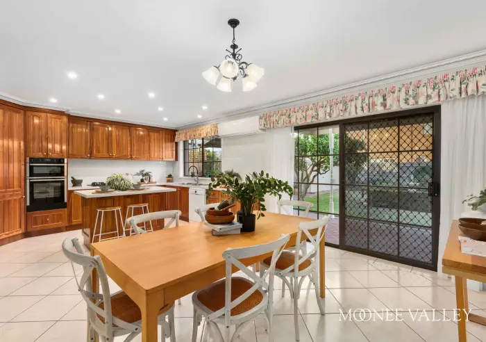 40 Windsor Drive, Avondale Heights, Avondale Heights - Thumbnail 6