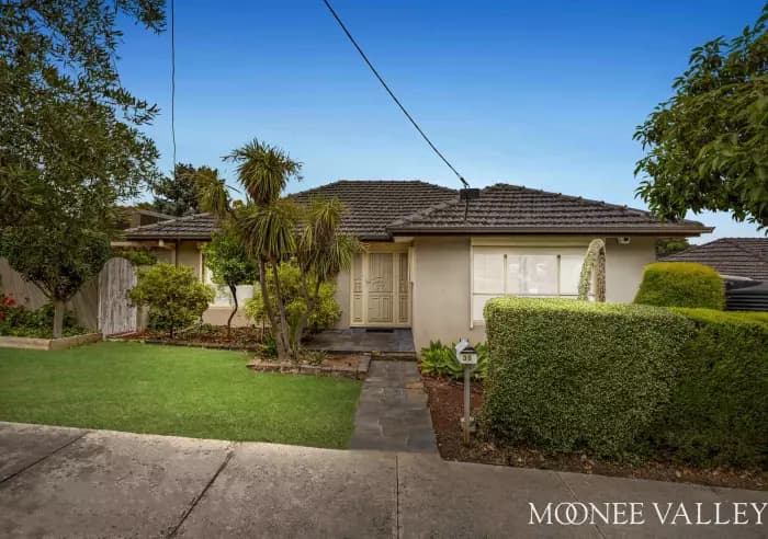 35 Riviera Road, Avondale Heights, Avondale Heights - Thumbnail 3