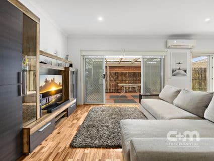 404, Oak Park - Image 1