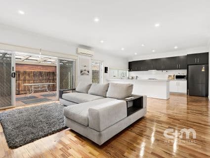 404, Oak Park - Thumbnail 2