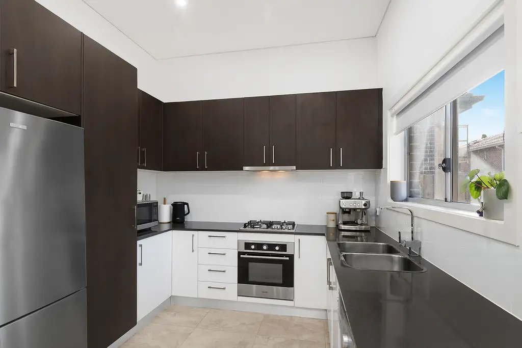 16 Walther Avenue, Bass Hill, Bass Hill - Thumbnail 2