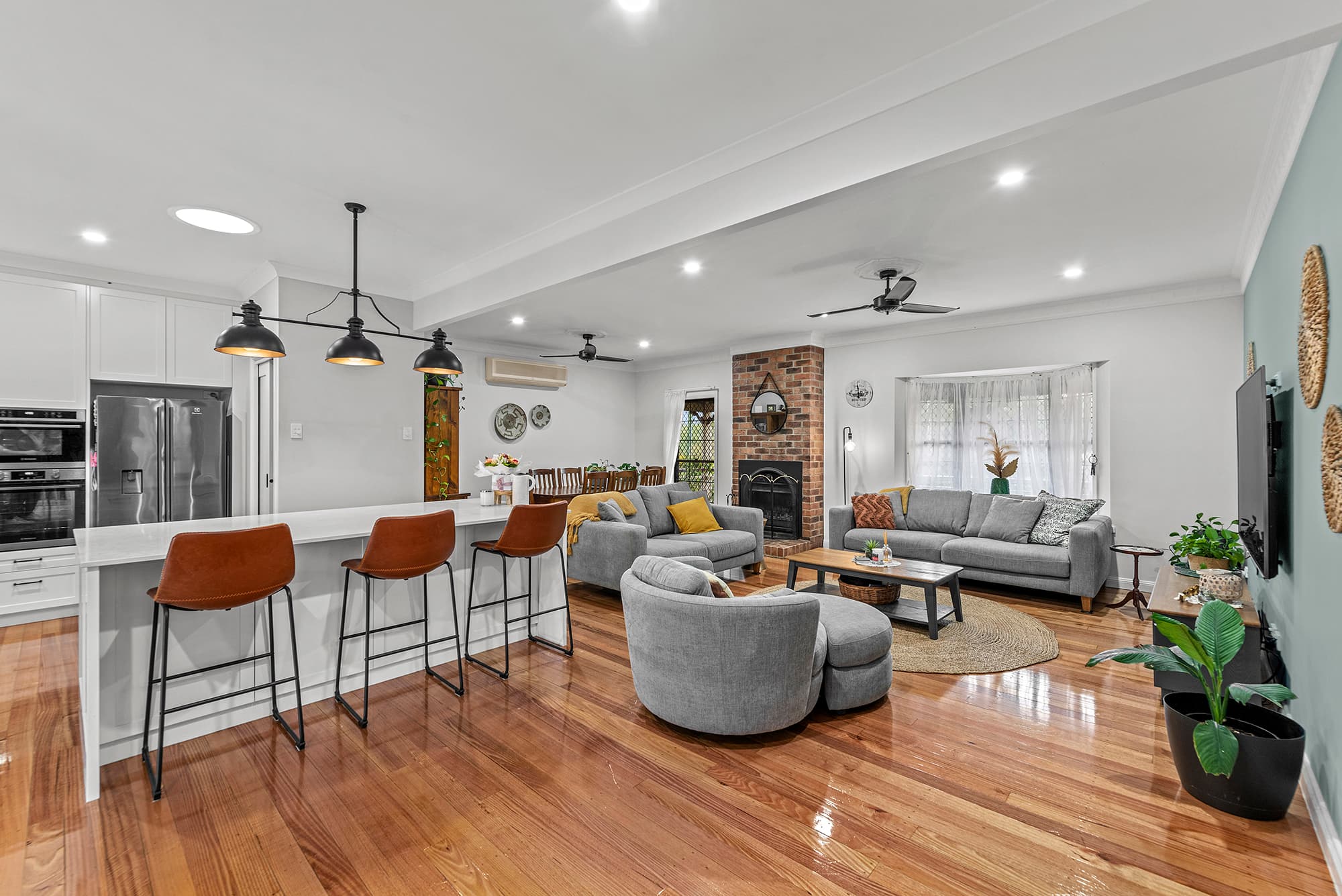 19 Carbeen St aka Banksia Drive, Mount Crosby - Thumbnail 2