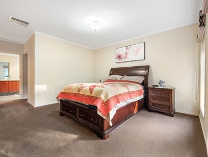 11 Glenmaggie Place, Manor Lakes, VIC, 3024, Manor Lakes - Thumbnail 4
