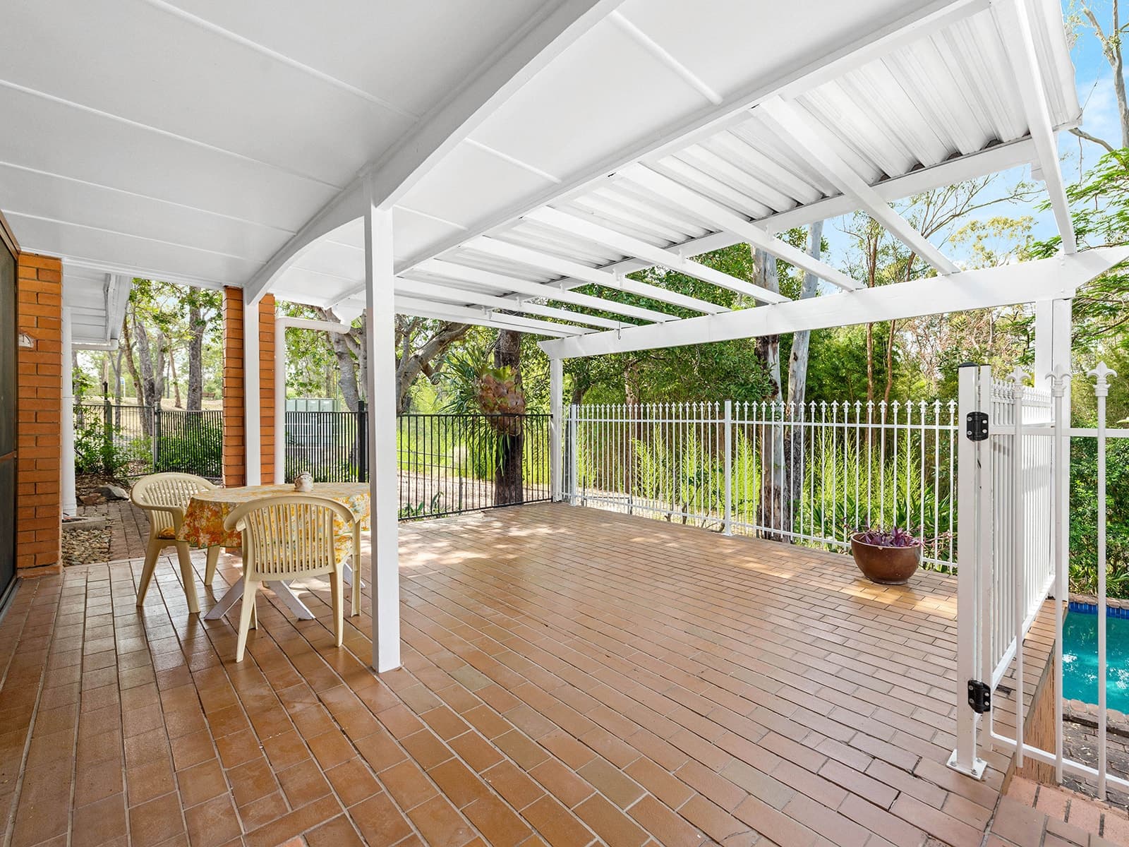 2 Lois St, Kenmore - Thumbnail 2