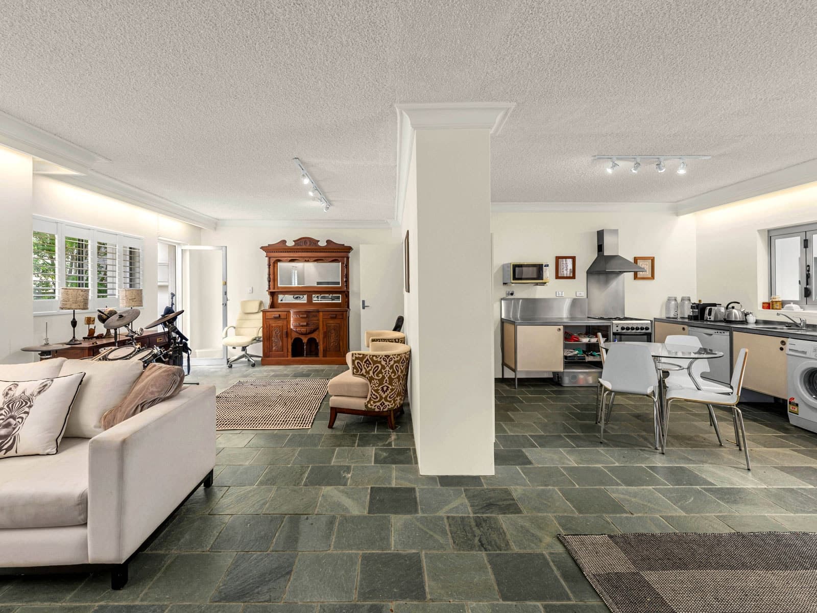 55 Carmody Rd, St Lucia - Thumbnail 2