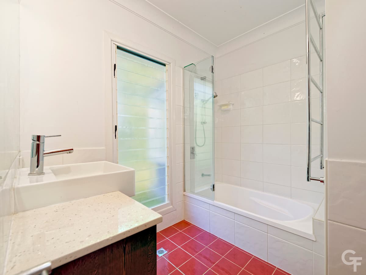 7 Jenkinson St, Indooroopilly - Image 1