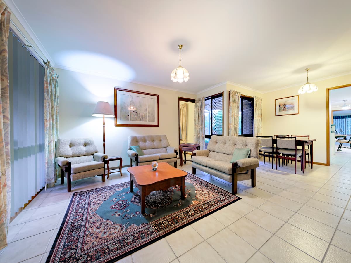 8 Greenrigg Court, Indooroopilly - Thumbnail 3